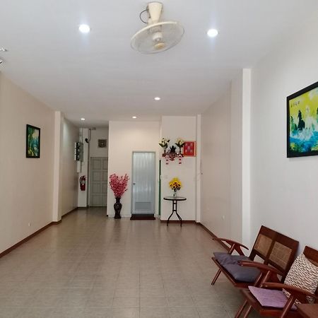 Appartamento White House By Sorot ตึกขาวโดยโสรฬ Jomtien Beach Esterno foto