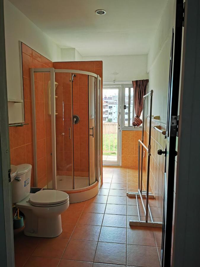 Appartamento White House By Sorot ตึกขาวโดยโสรฬ Jomtien Beach Esterno foto