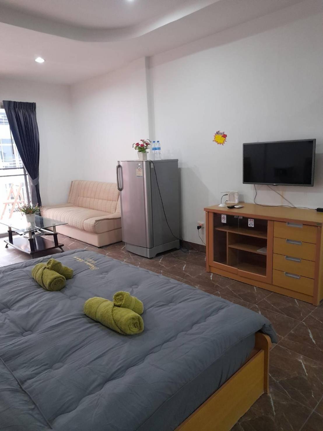 Appartamento White House By Sorot ตึกขาวโดยโสรฬ Jomtien Beach Esterno foto